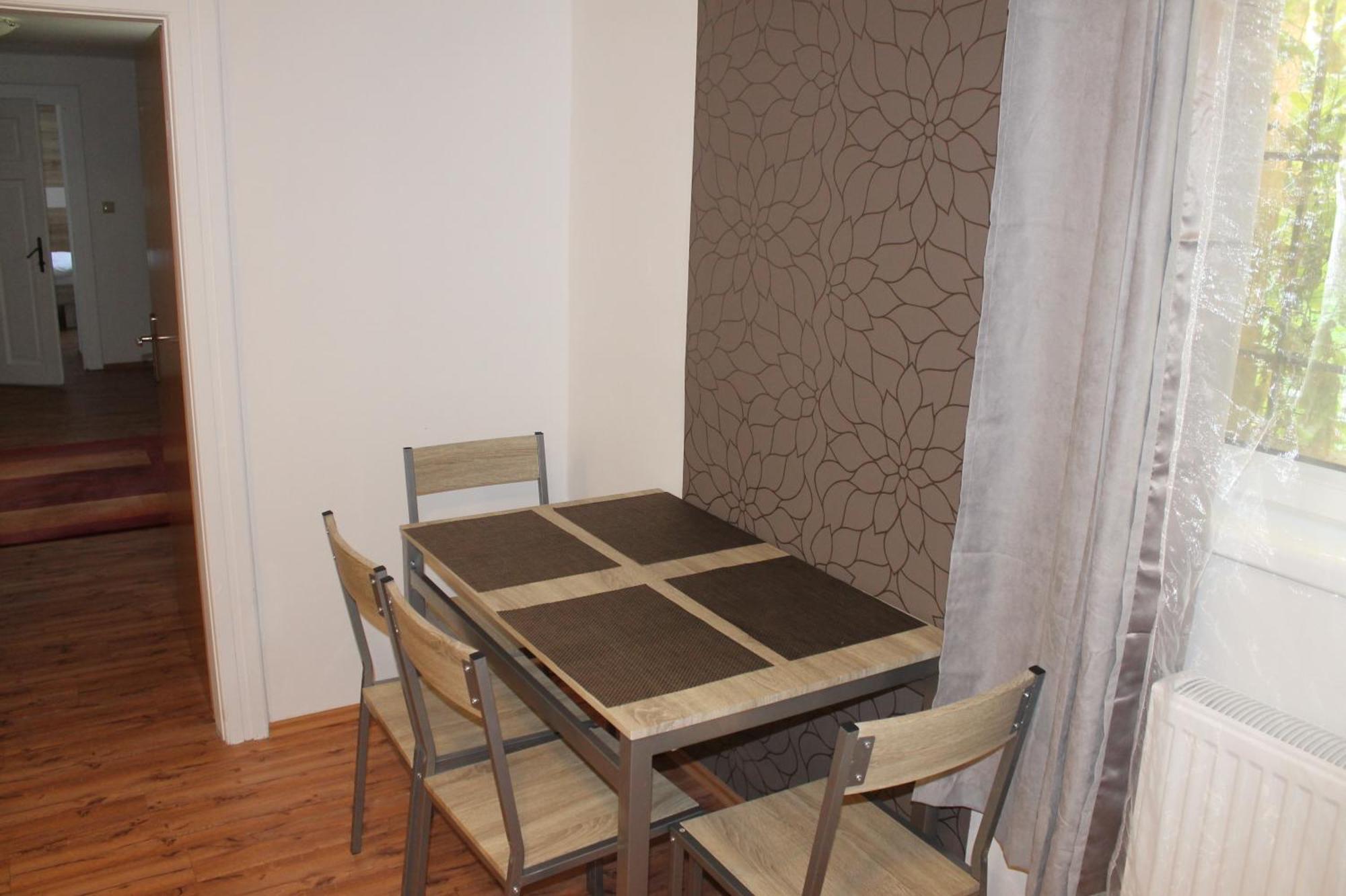 Apartmany Pri Auparku Пьештяни Экстерьер фото
